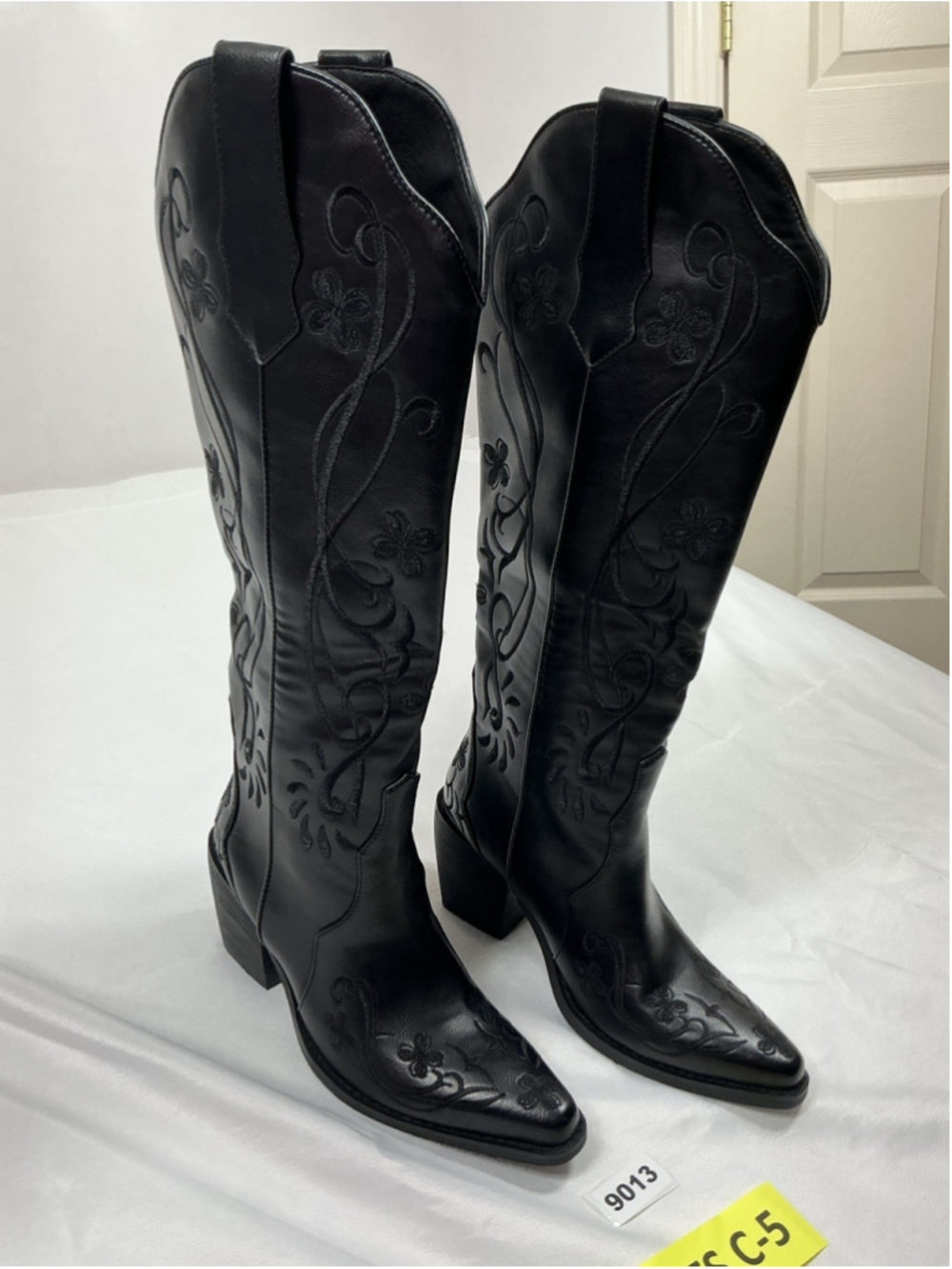 Womans New Wet Kiss Knee High Cowgirl Boots 6.5 Black Embroidered Pullon